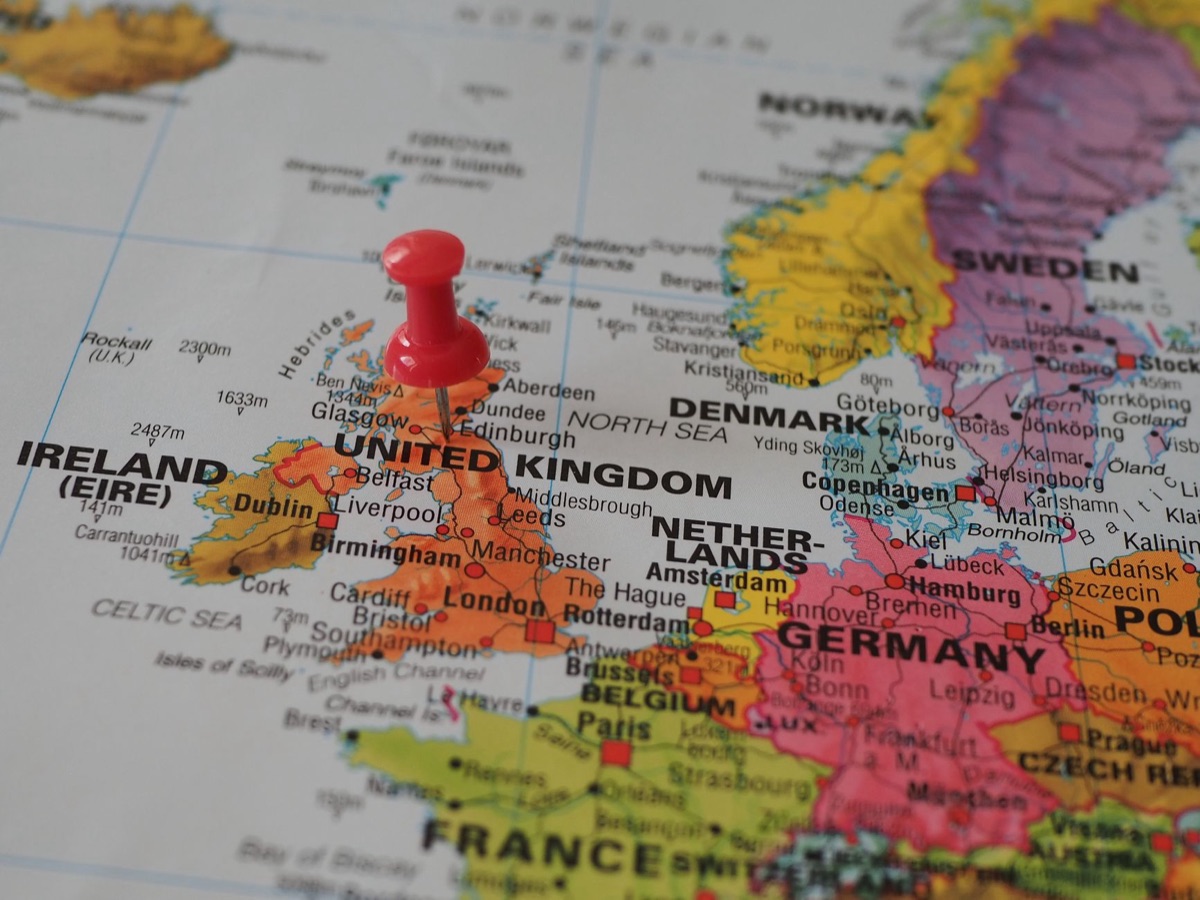 UK and EU border checkpoint