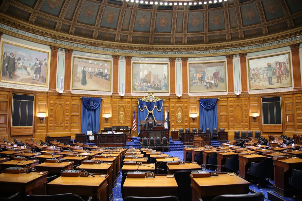 deputados em sala de juntas
