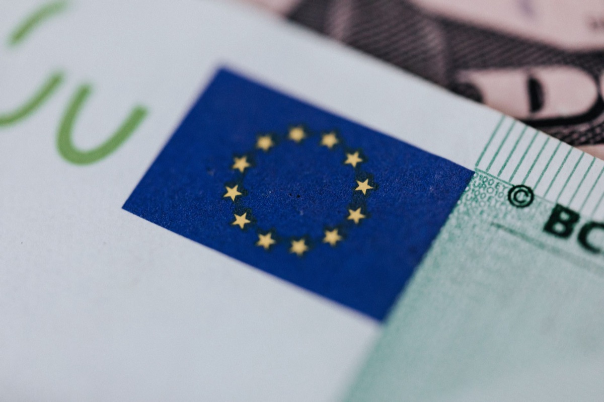 trade agreement document with eu and uk flags