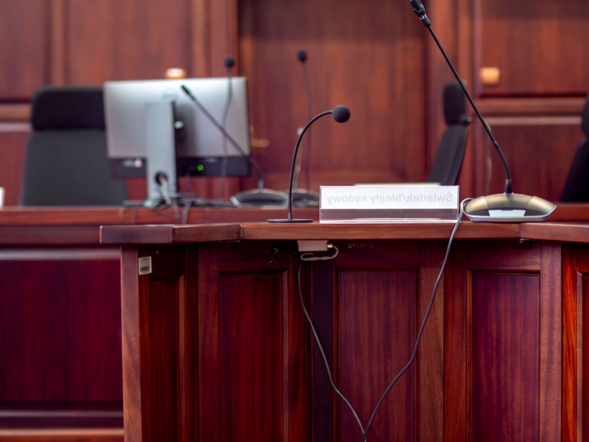 bilancia legale in parlamento